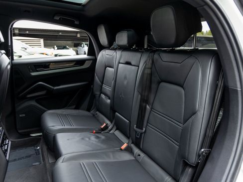 Certified 2025 Porsche Cayenne S image 45