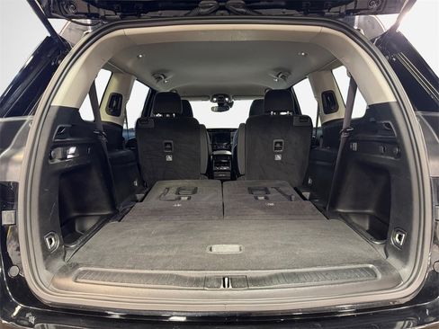 Used 2023 Jeep Grand Cherokee L Laredo image 25