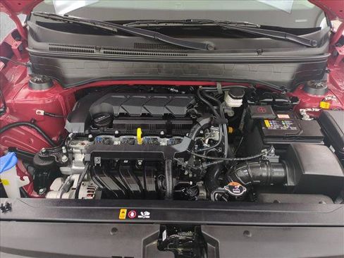 Certified 2025 Hyundai Venue SEL FWD image 17