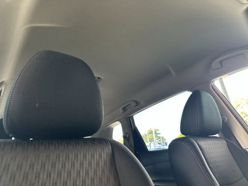 Used 2020 Nissan Rogue SV FWD image 23