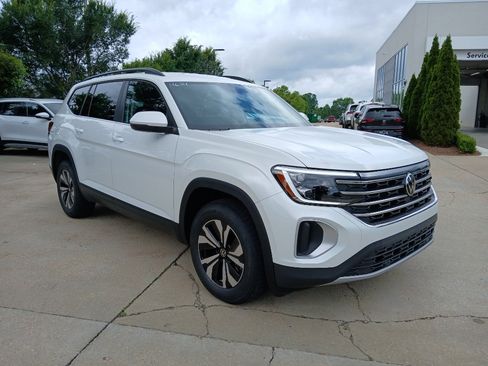 New 2026 Volkswagen Atlas SE FWD image 1