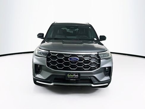 Used 2025 Ford Explorer Platinum w/ LUX Leather Package image 2