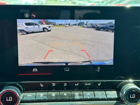 Certified 2025 GMC Canyon AT4 w/ Nightfall Edition AWD/4WD image 23