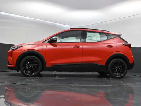 New 2027 Chevrolet Bolt RS w/ Technology Package FWD image 40