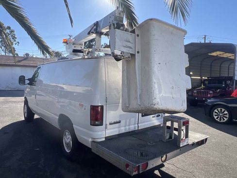 Used 2010 Ford E-350 and Econoline 350 Super Duty image 4