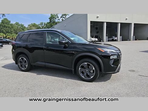 Used 2024 Nissan Rogue SV w/ SV Premium Package FWD image 17