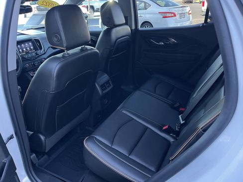 Used 2022 GMC Terrain AT4 image 4