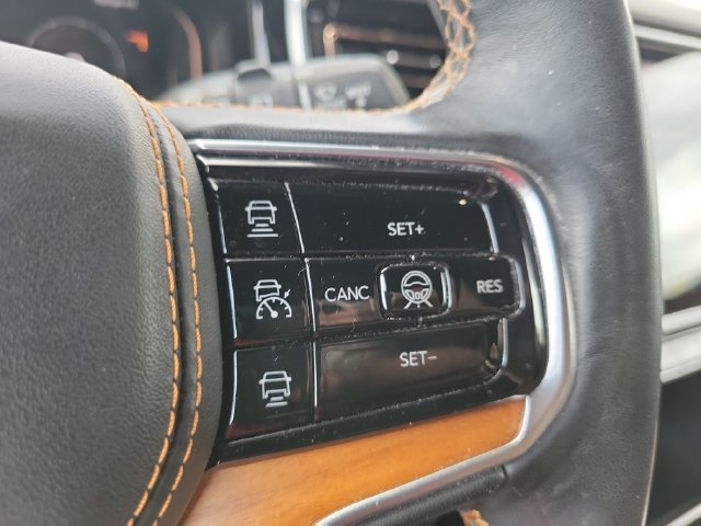 Used 2022 Jeep Grand Wagoneer Series III AWD/4WD image 32
