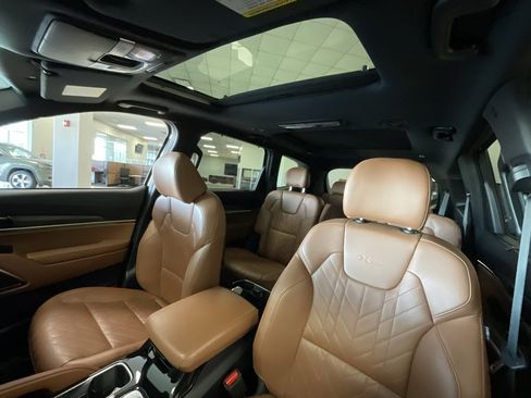 Used 2024 Kia Telluride SX X-Line image 11