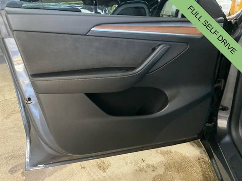 Used 2023 Tesla Model Y Performance AWD/4WD image 21