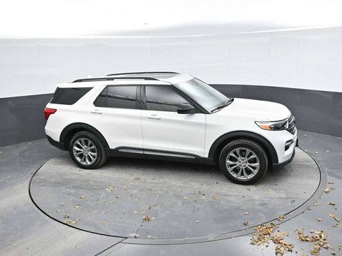Used 2022 Ford Explorer XLT w/ Equipment Group 202A image 30