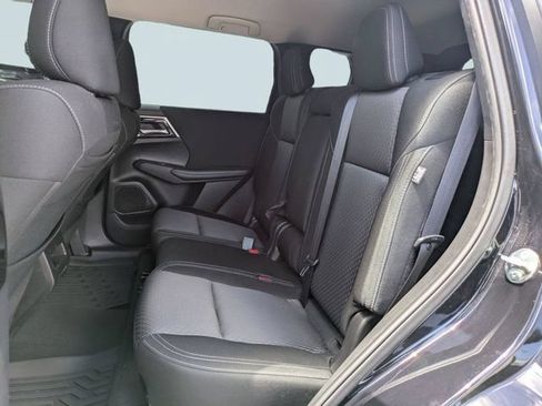Used 2024 Mitsubishi Outlander ES FWD image 14