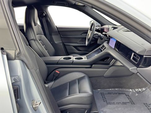 Used 2021 Porsche Taycan image 15