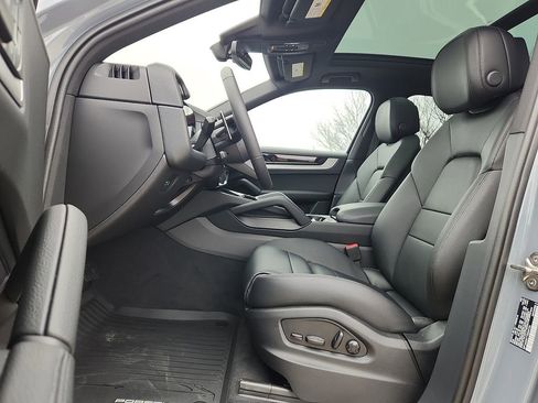 New 2026 Porsche Cayenne image 5