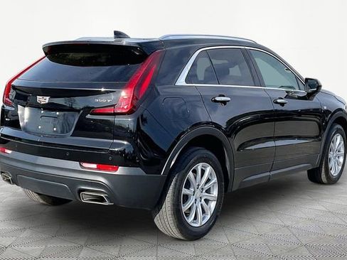 Used 2021 Cadillac XT4 Luxury w/ Cold Weather Package image 5