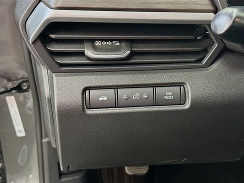 Used 2025 Nissan Altima 2.5 SV FWD image 17
