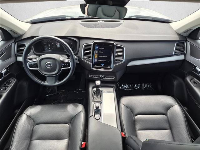 Used 2022 Volvo XC90 T5 Momentum FWD image 18