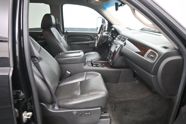 Used 2014 GMC Sierra 2500 Denali w/ Snow Plow Prep Package AWD/4WD image 10