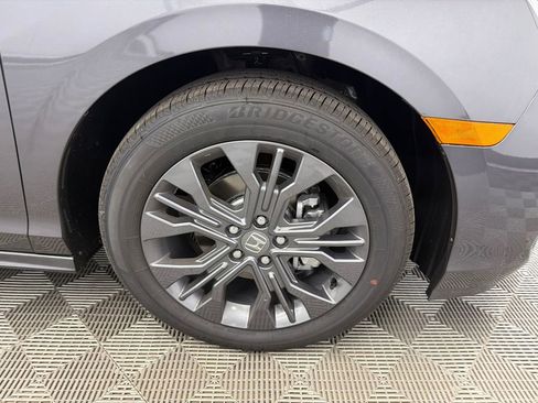 New 2026 Honda Odyssey Touring image 14