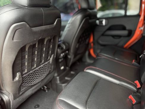 Used 2018 Jeep Wrangler Unlimited Rubicon AWD/4WD image 23