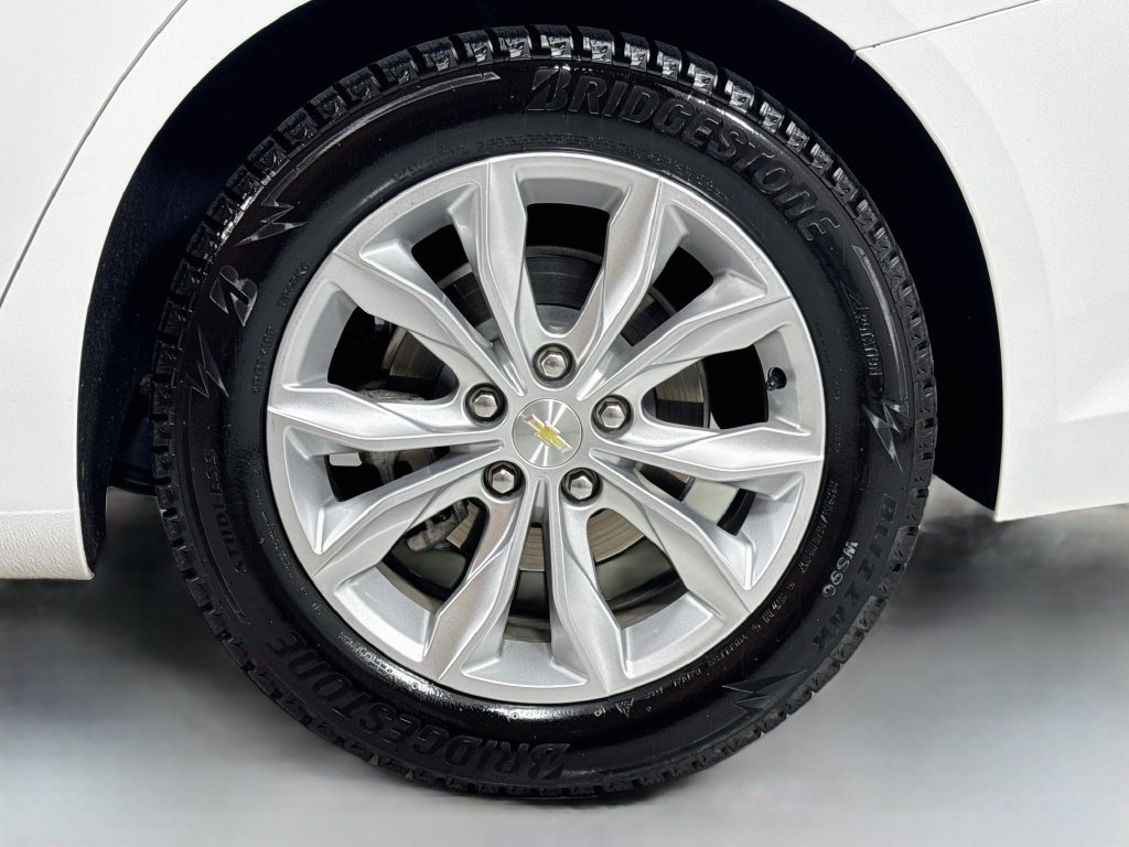 Used 2022 Chevrolet Malibu LT FWD image 9