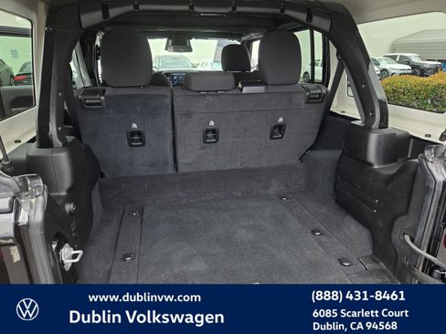 Used 2025 Jeep Wrangler Unlimited Rubicon 4xe w/ Safety Group AWD/4WD image 23