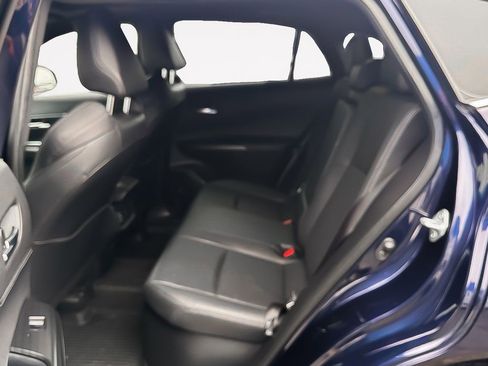 Used 2022 Toyota Venza Limited image 13