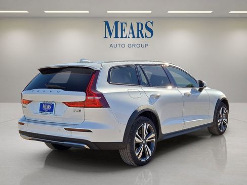 New 2026 Volvo V60 B5 Cross Country Plus w/ Protection Package Premier image 5