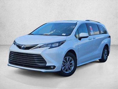 New 2025 Toyota Sienna XLE