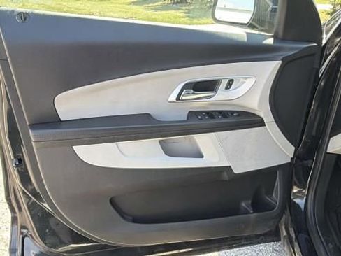 Used 2017 Chevrolet Equinox LT w/ Driver Confidence Package II AWD/4WD image 8