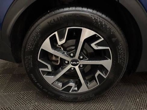 Certified 2025 Kia Sportage EX FWD image 19