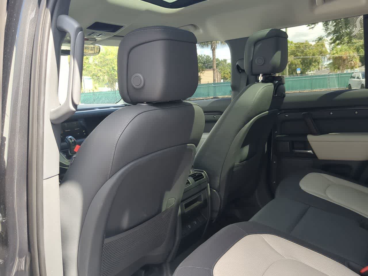 Certified 2024 Land Rover Defender 110 X-Dynamic SE AWD/4WD image 19