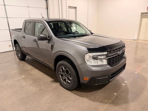 Used 2023 Ford Maverick XLT image 3