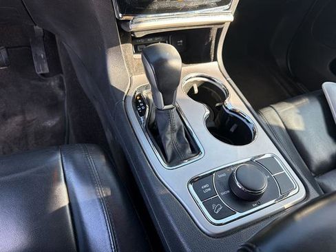 Used 2019 Jeep Grand Cherokee Limited image 42