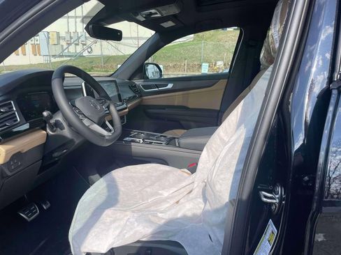 New 2026 Volkswagen Atlas Cross Sport SEL R-Line image 15