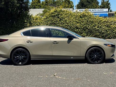 Used 2024 MAZDA MAZDA3 s AWD/4WD image 2