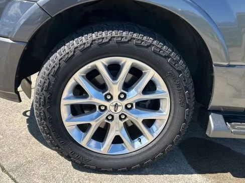 Used 2017 Ford Expedition Limited AWD/4WD image 17