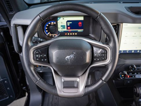 Used 2024 Ford Bronco Everglades image 15