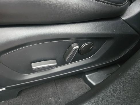 Used 2023 Ford Explorer XLT w/ Equipment Group 202A image 38