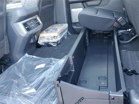 New 2026 Ford F250 Lariat w/ Black Appearance Package image 43