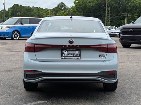 Used 2025 Volkswagen Jetta SE w/ Sunroof Package FWD image 8
