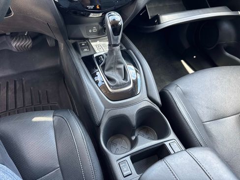 Used 2019 Nissan Rogue SL AWD/4WD image 26