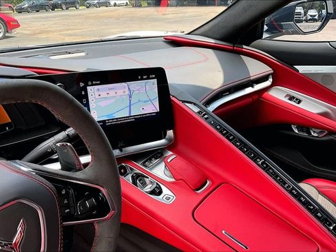Used 2025 Chevrolet Corvette Stingray Premium Cpe w/ Z51 Performance Package RWD image 11