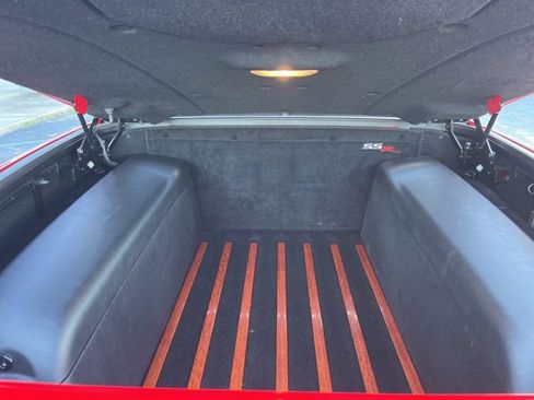 Used 2005 Chevrolet SSR w/ Preferred Equipment Group image 29