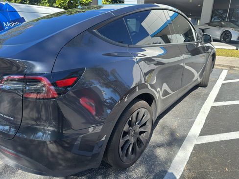 Used 2024 Tesla Model Y Long Range image 7