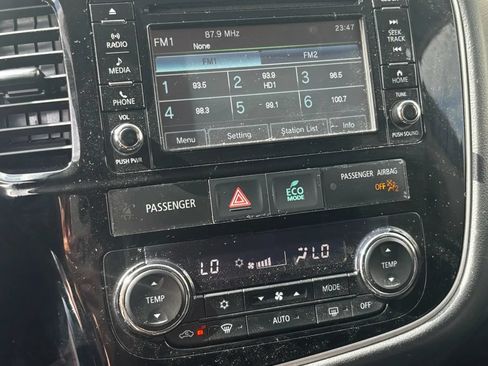 Used 2016 Mitsubishi Outlander SE FWD image 13