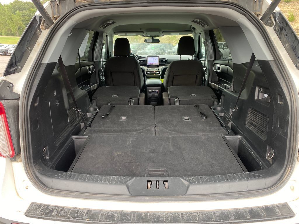 Used 2023 Ford Explorer XLT AWD/4WD image 50