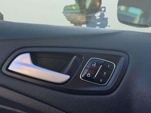 Used 2017 Ford Escape Titanium image 18