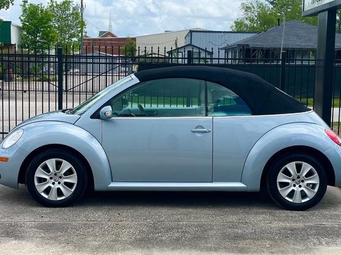 Used 2010 Volkswagen Beetle Convertible image 13
