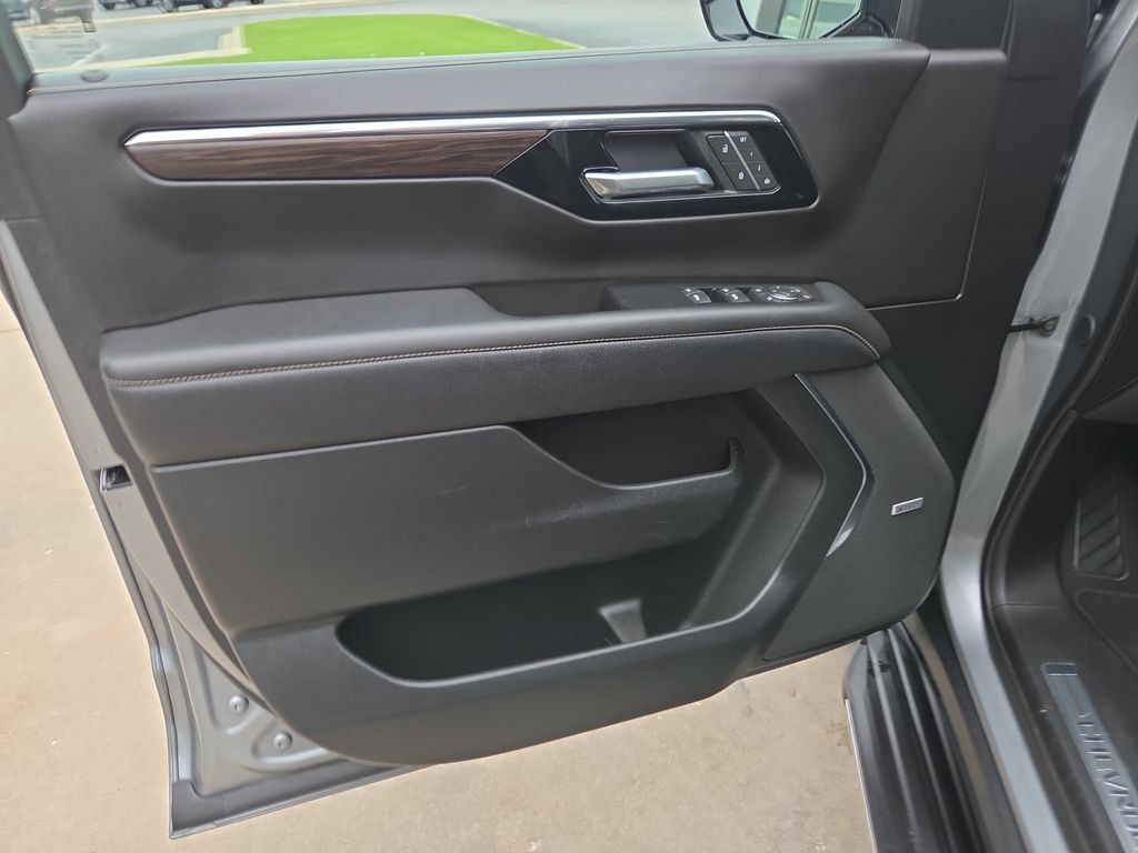 Certified 2025 Chevrolet Tahoe Premier AWD/4WD image 27
